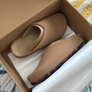 Brand new Rothy’s The Casual Clog
